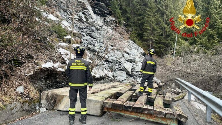 Vigili del Fuoco valdidentro smottamento Semogo
