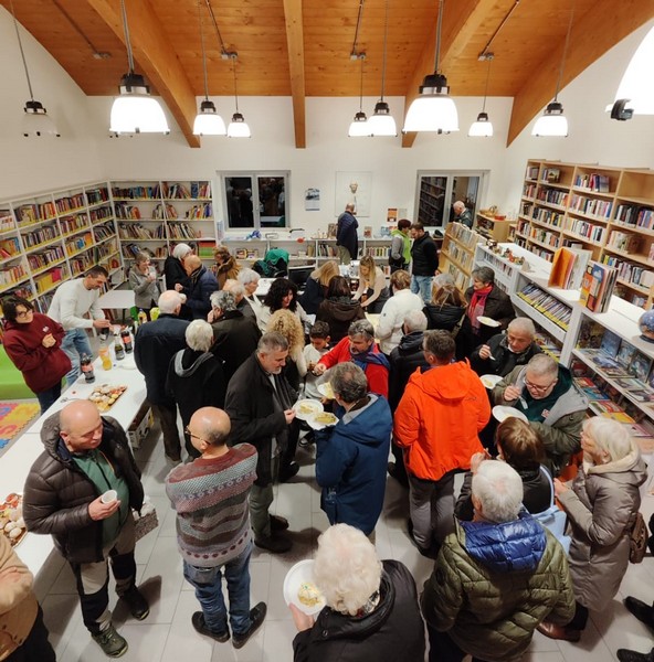 Villa di Chiavenna cointitolazione biblioteca comunale