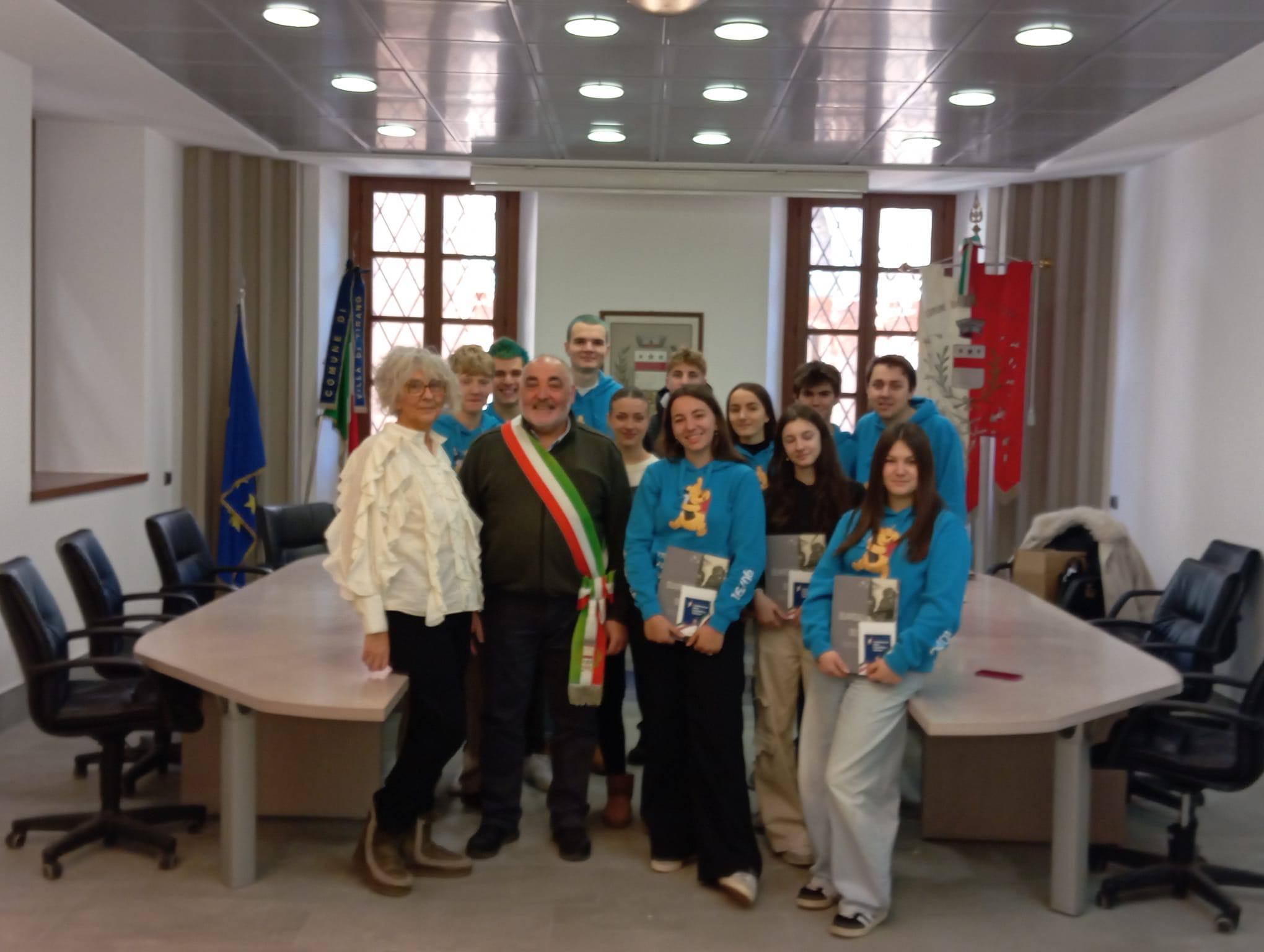 Comune Di Villa Di Tirano consegna costituzioni diciottenni 2025 (1)