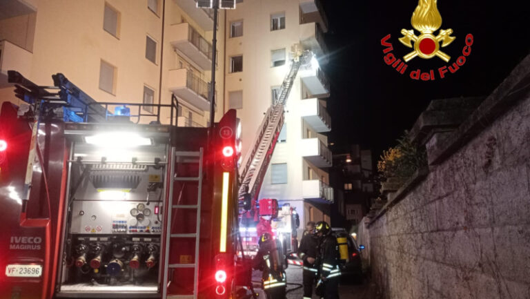 Incendio appartamento Sondrio Vigili del Fuoco via Stelvio