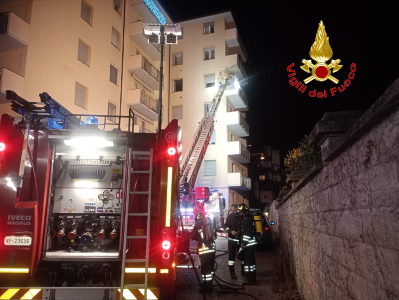 Incendio appartamento Sondrio Vigili del Fuoco via Stelvio