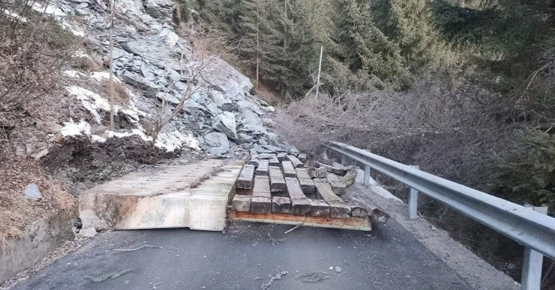 Valdidentro smottamento Semogo chiusura strada