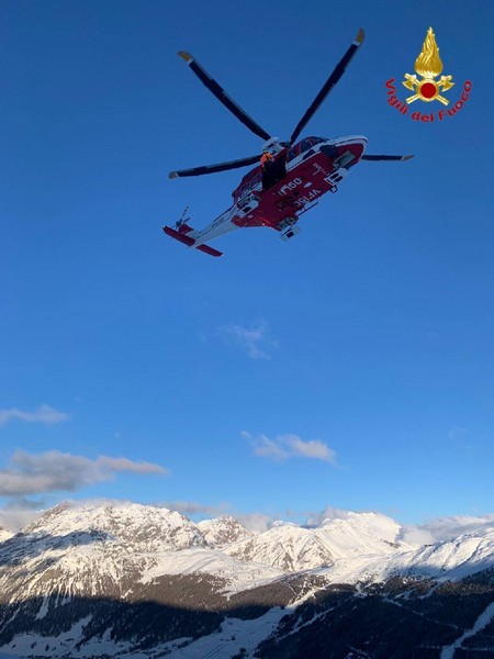 livigno-carosello-snowboarder-soccorso-vigili-del-fuoco-drago