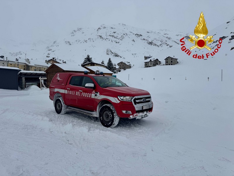 madesimo-valanga-lago-nero-disperso-vigili-del-fuoco