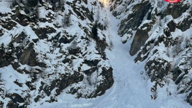 aprica-valanghe-palabione-intervento-soccorritori