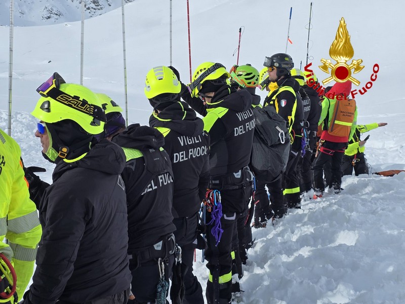 valanga-madesimo-ricerche-disperso-vigili-del-fuoco