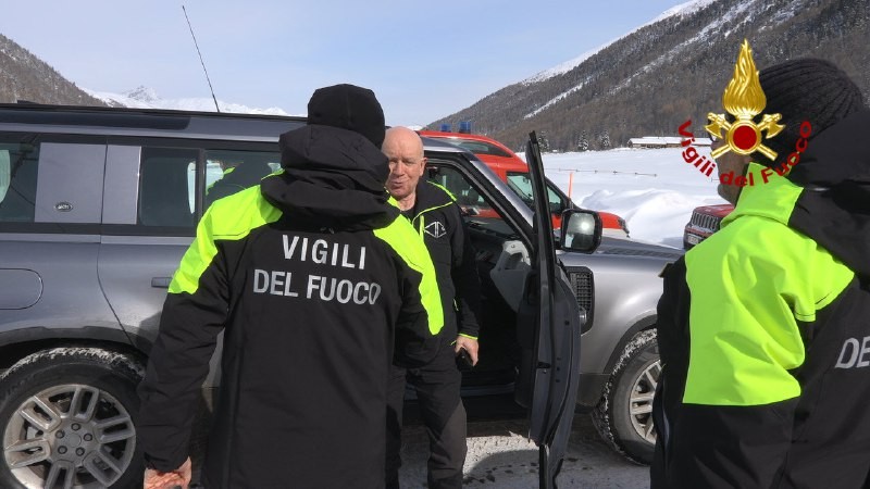 vigili-del-fuoco-livigno-visita-direttore-regionale