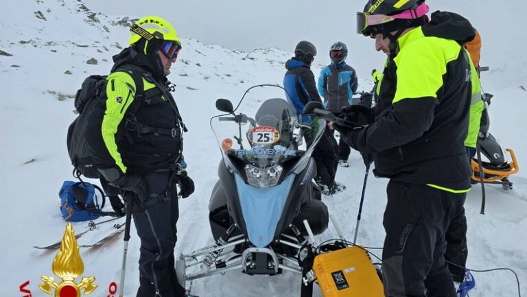 valanga-madesimo-ricerche-disperso-vigili-del-fuoco