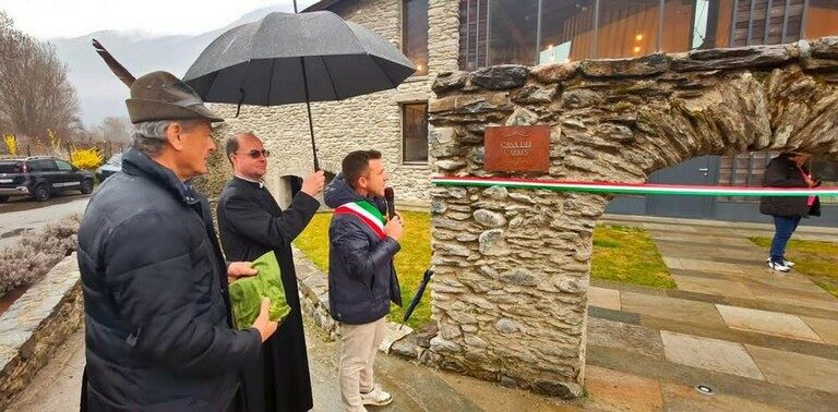 teglio-struttura-ai-crotti-san-giacomo-taglio-del-nastro