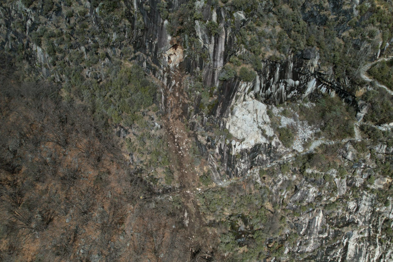 novate-codera-sentiero-crollo-piogge