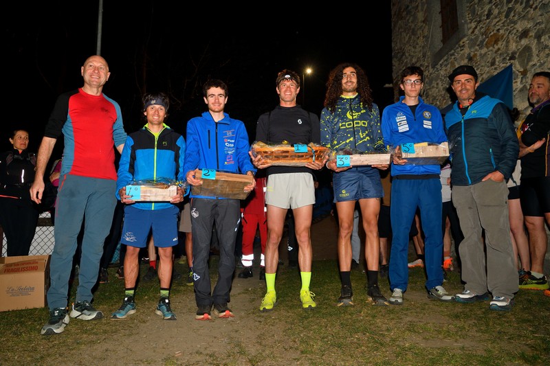 cech-up-vertical-night-traona-goinup