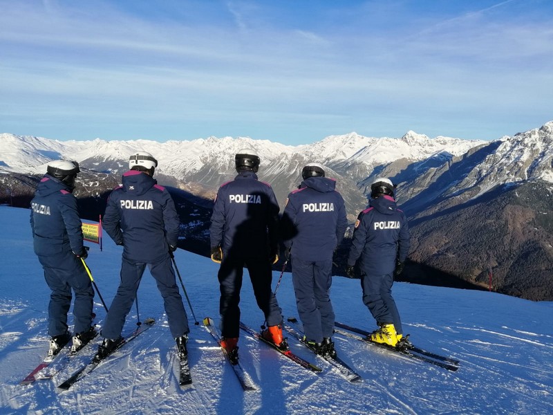 controlli-piste-sci-stagione-sciistica-polizia-stato