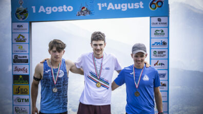 Al centro Francesco Bongio neo campione italiano Vertical