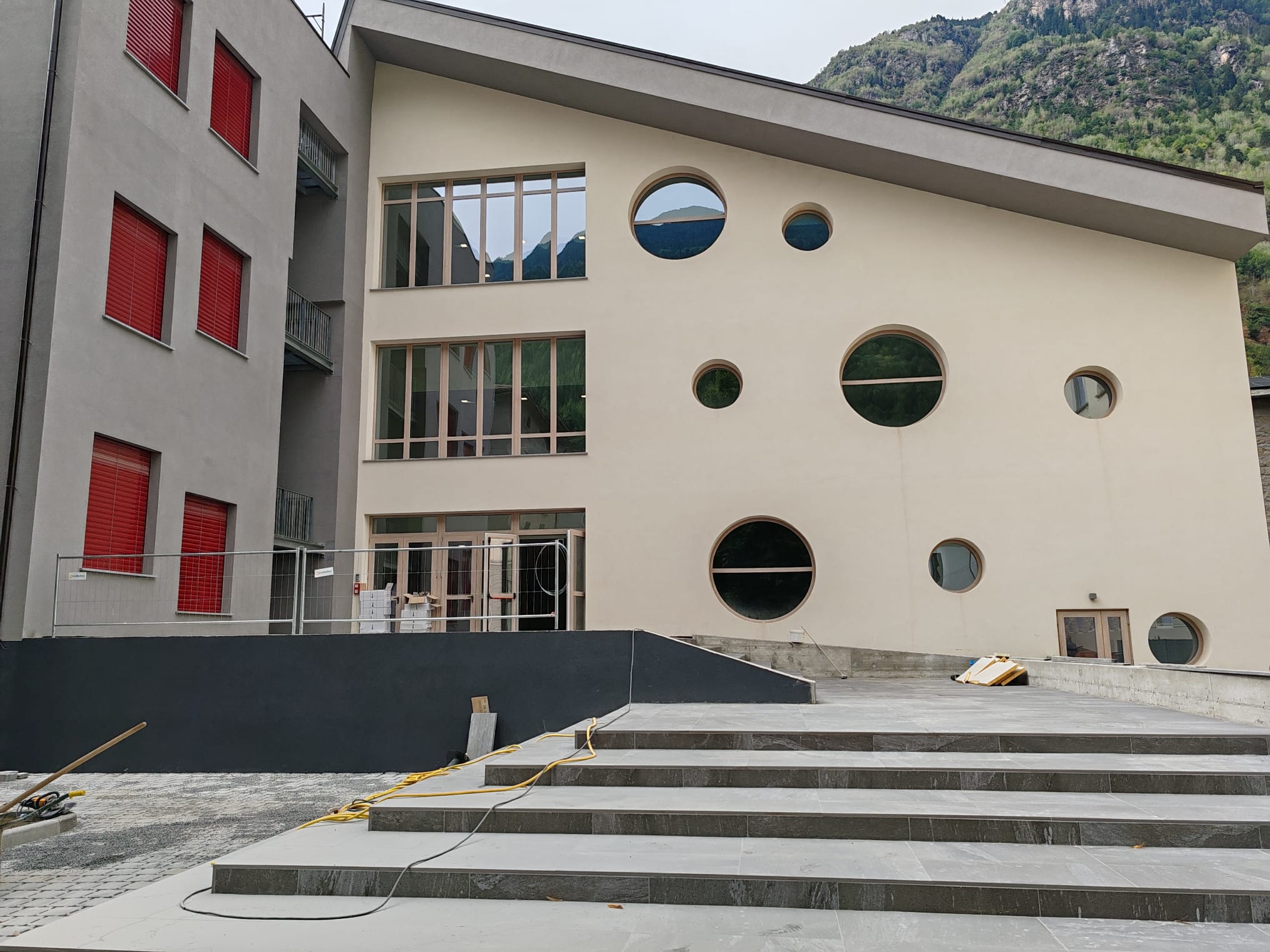 La rinnovata scuola media di Grosio